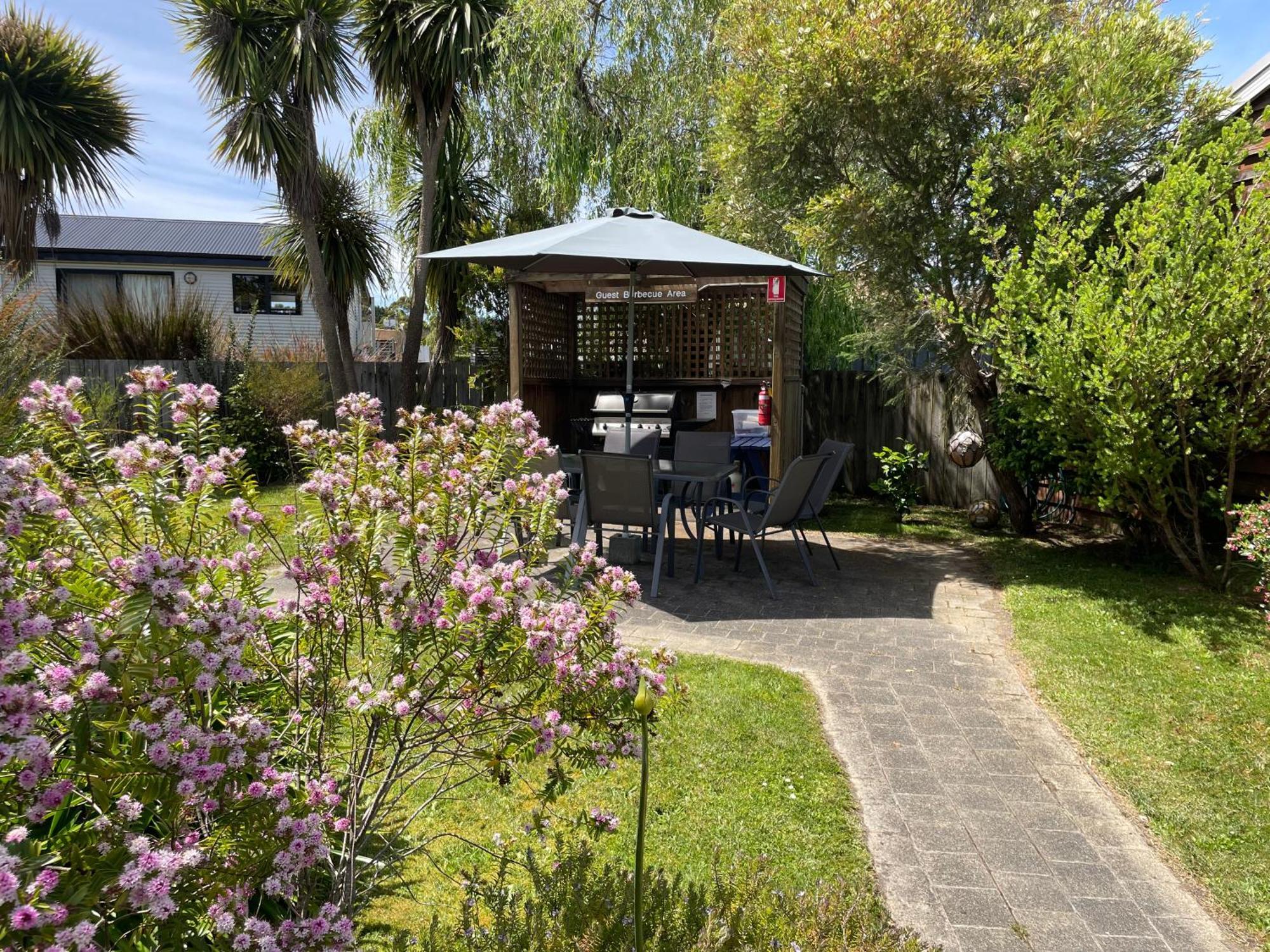 Castaway Holiday Apartments Strahan Buitenkant foto