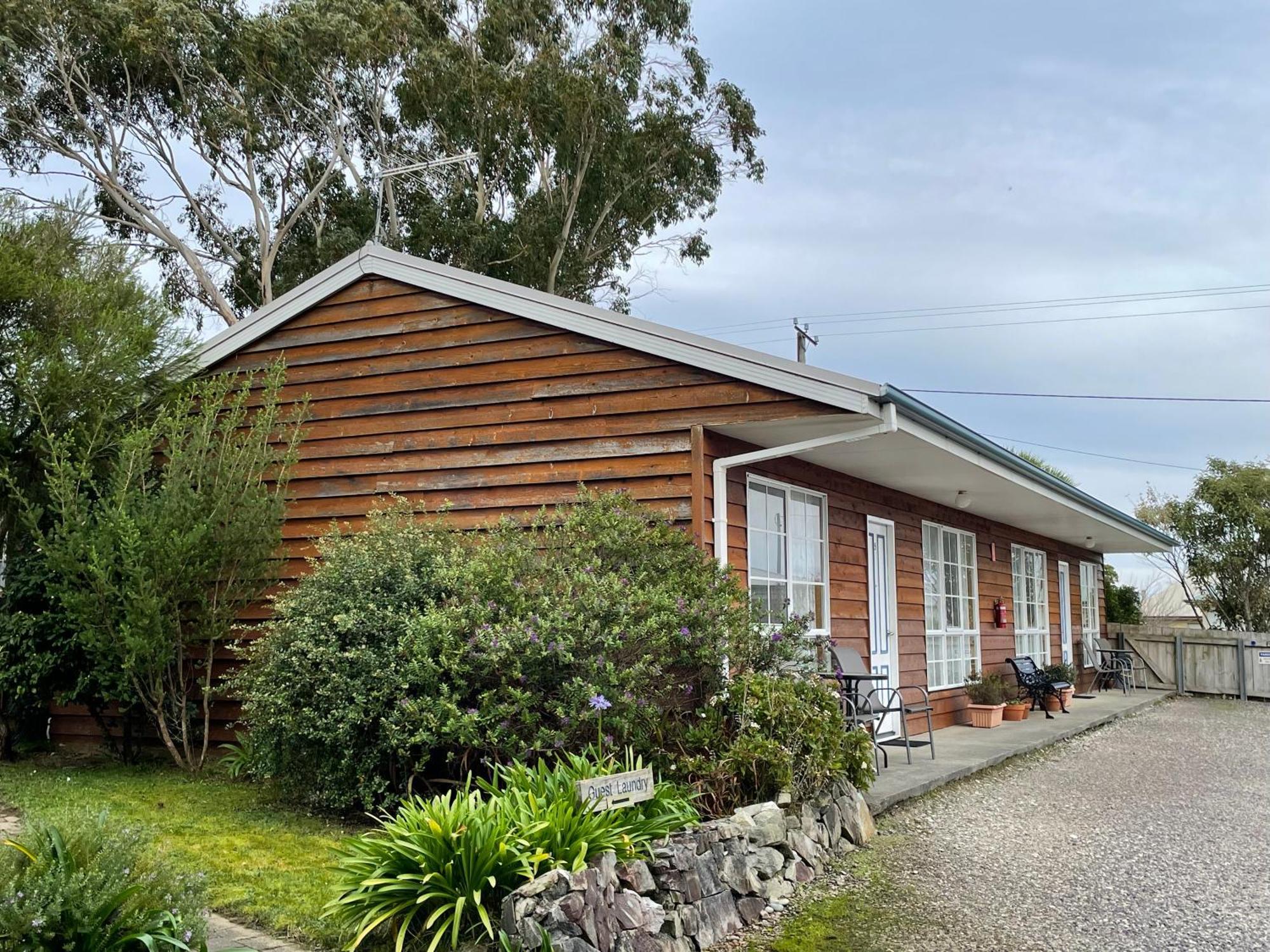 Castaway Holiday Apartments Strahan Buitenkant foto