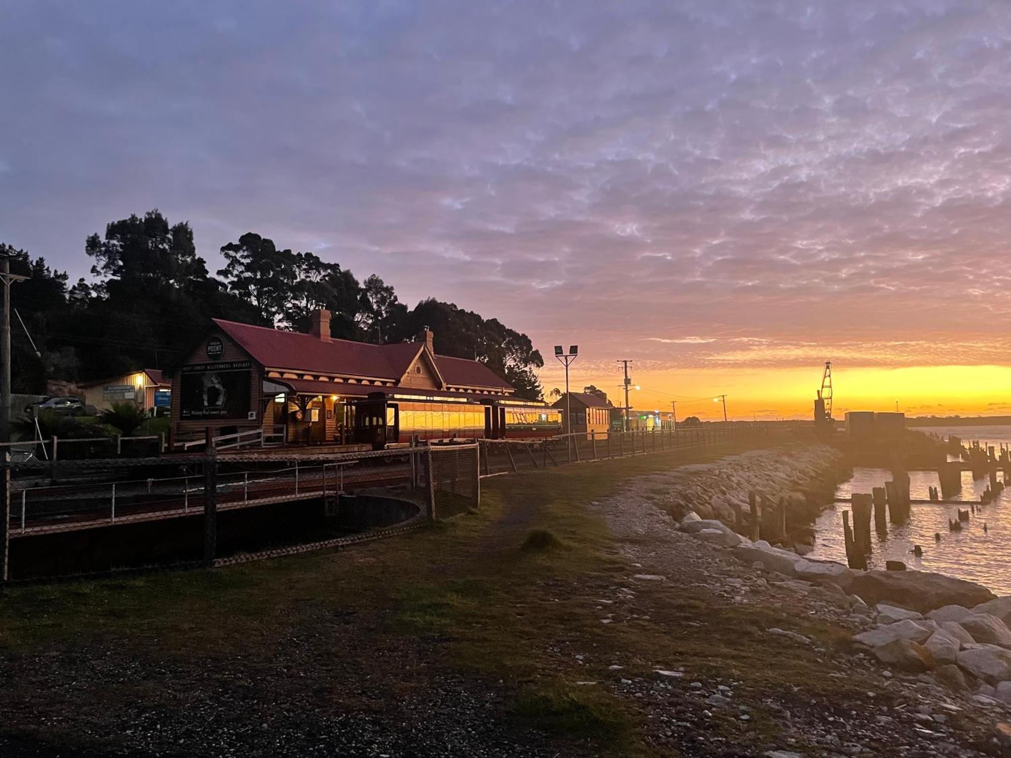 Castaway Holiday Apartments Strahan Buitenkant foto