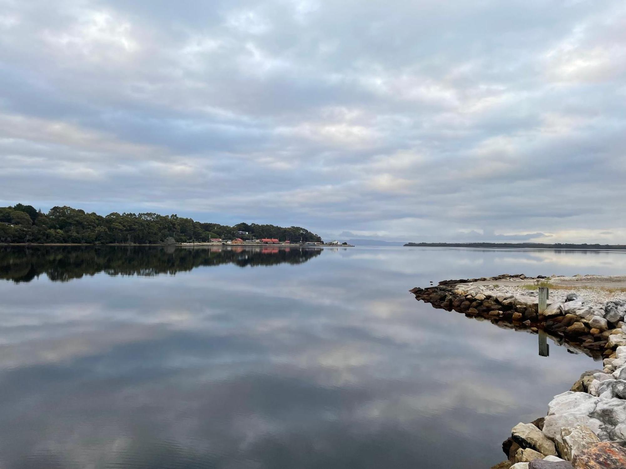 Castaway Holiday Apartments Strahan Buitenkant foto
