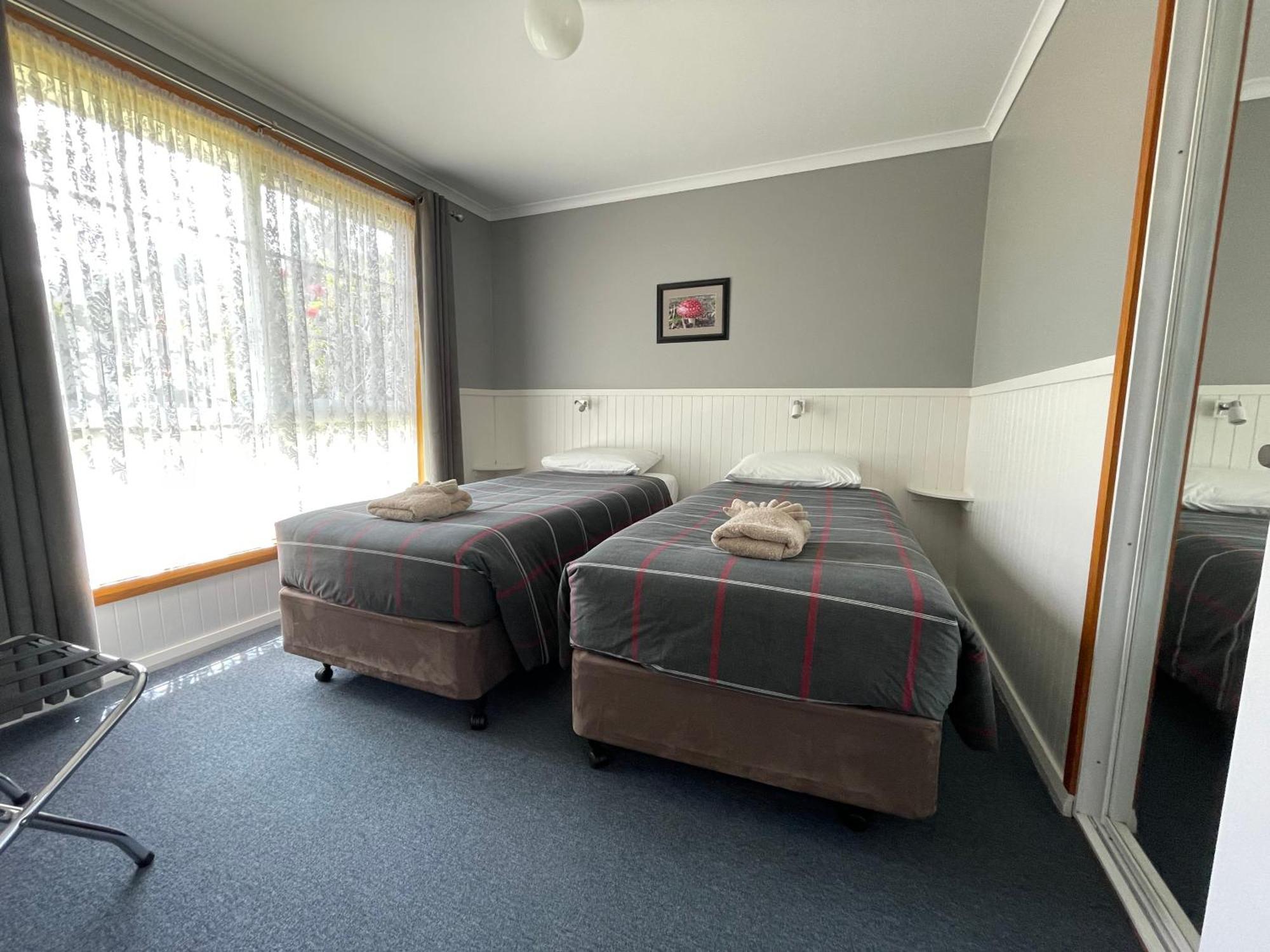 Castaway Holiday Apartments Strahan Buitenkant foto