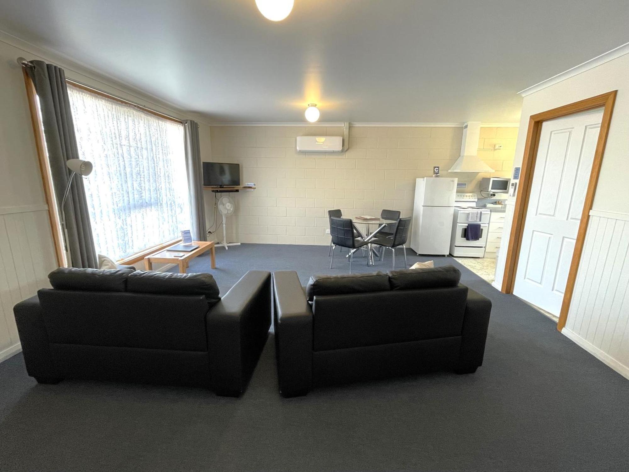 Castaway Holiday Apartments Strahan Buitenkant foto
