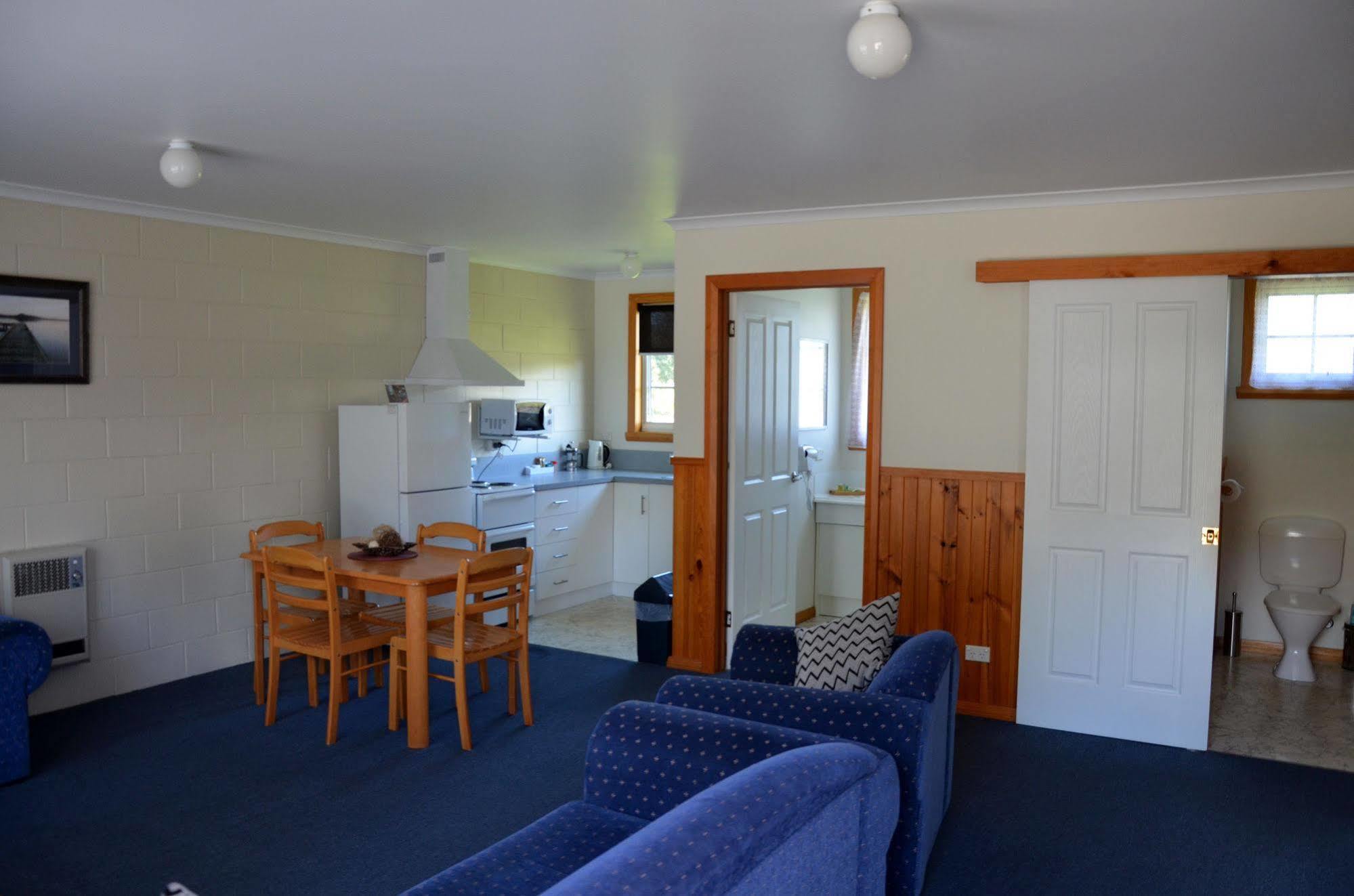 Castaway Holiday Apartments Strahan Buitenkant foto