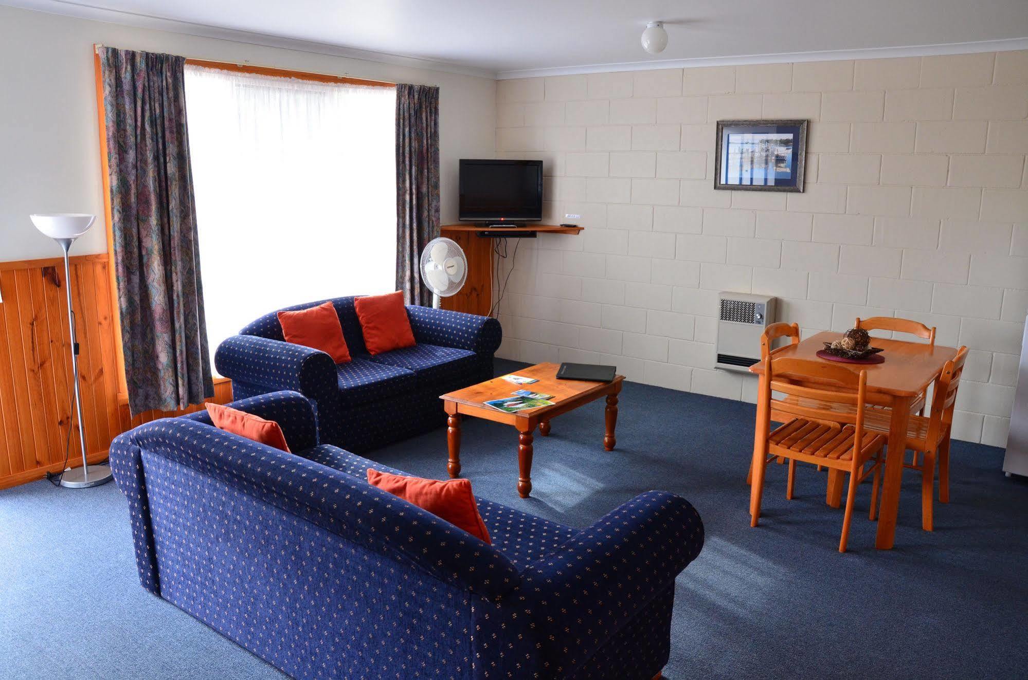 Castaway Holiday Apartments Strahan Buitenkant foto