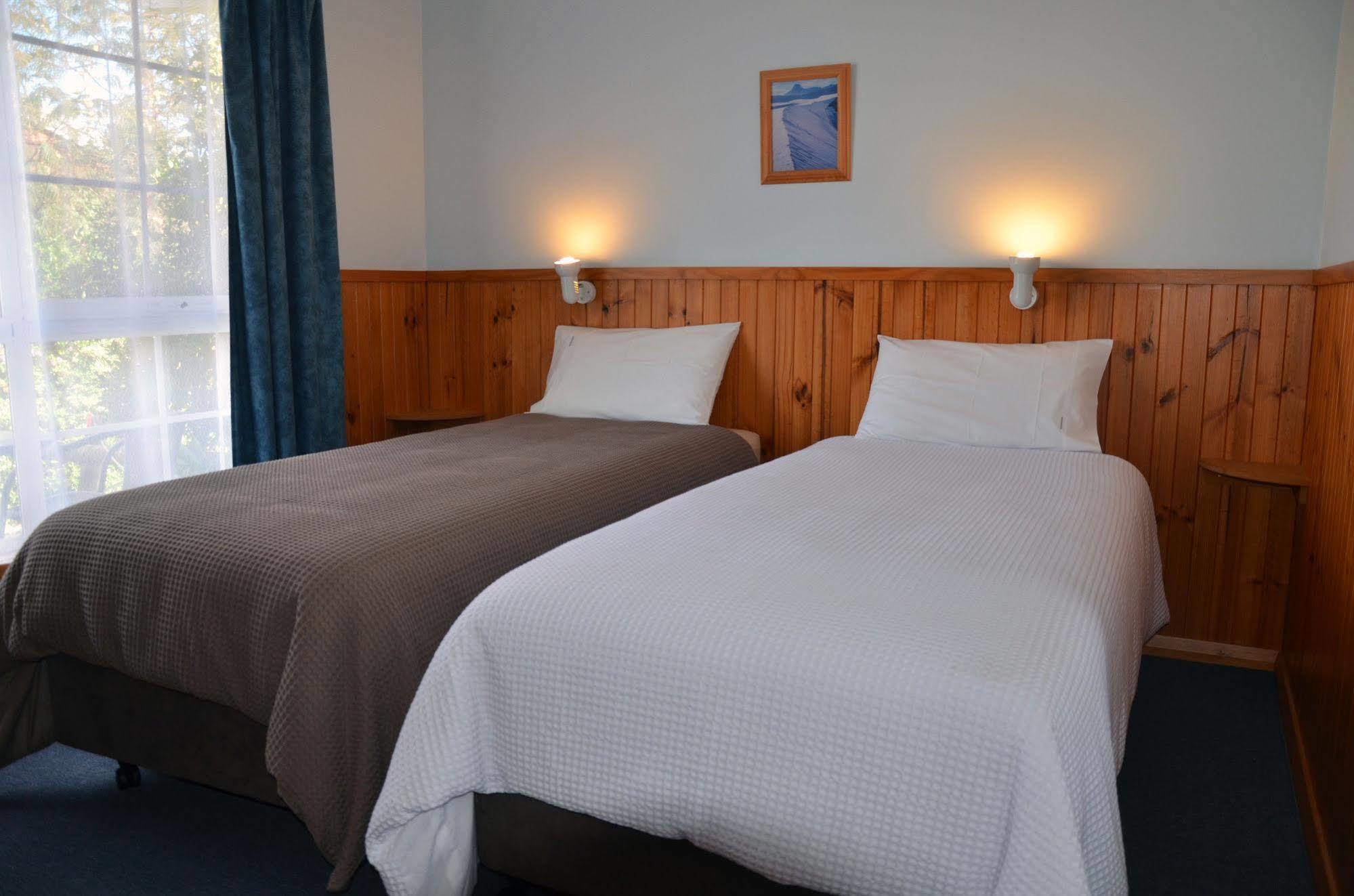 Castaway Holiday Apartments Strahan Buitenkant foto