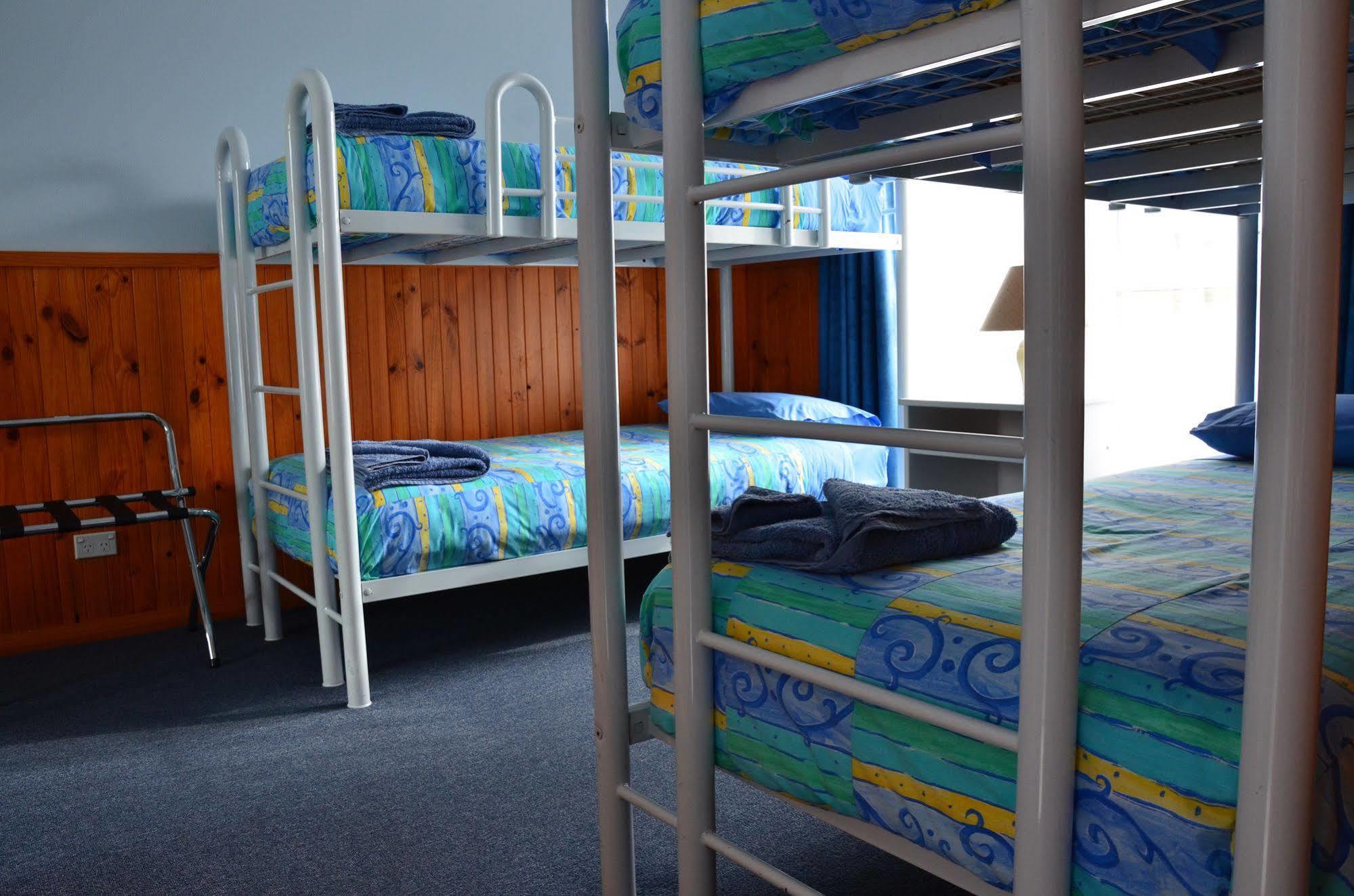Castaway Holiday Apartments Strahan Buitenkant foto