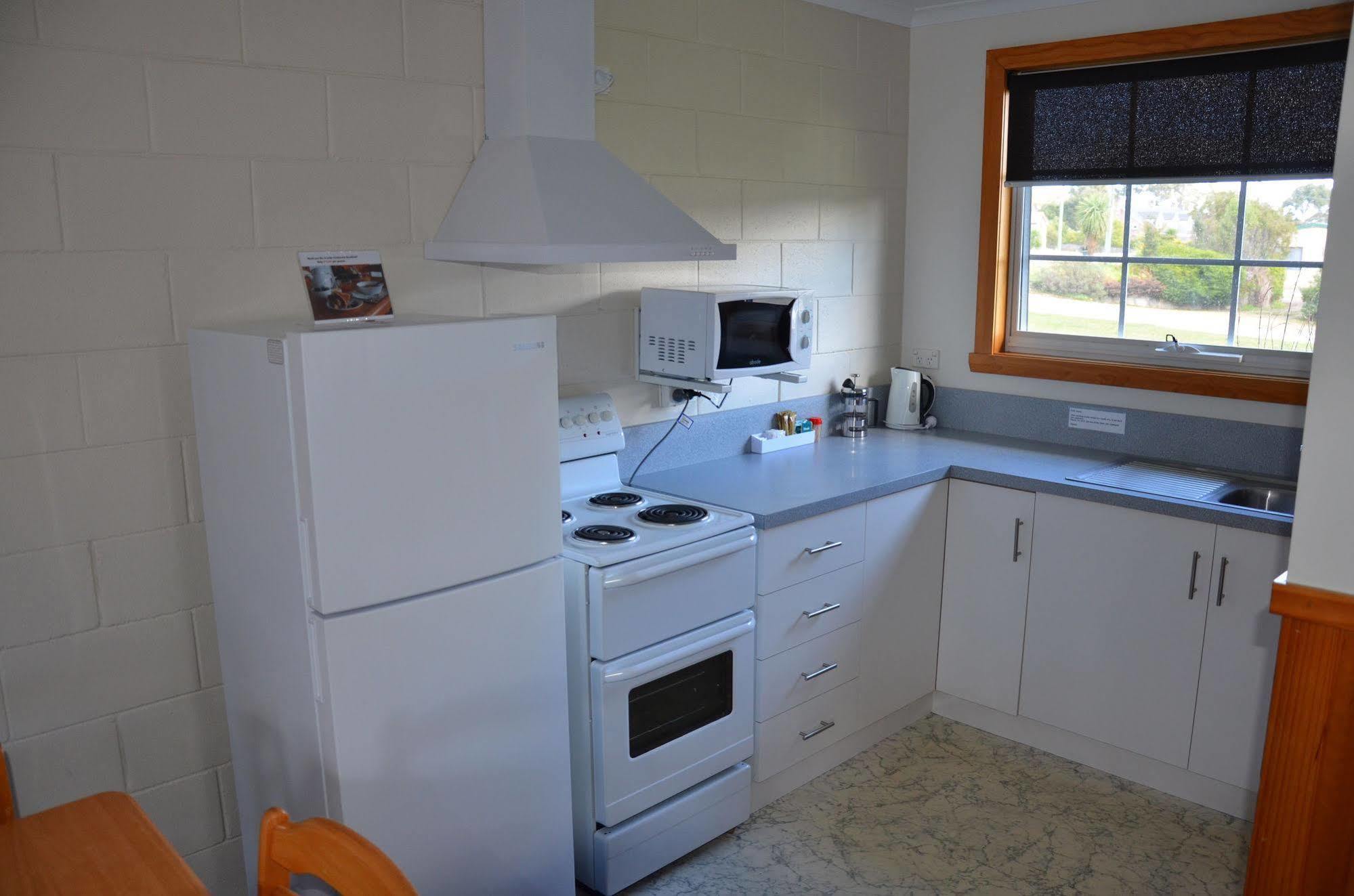 Castaway Holiday Apartments Strahan Buitenkant foto