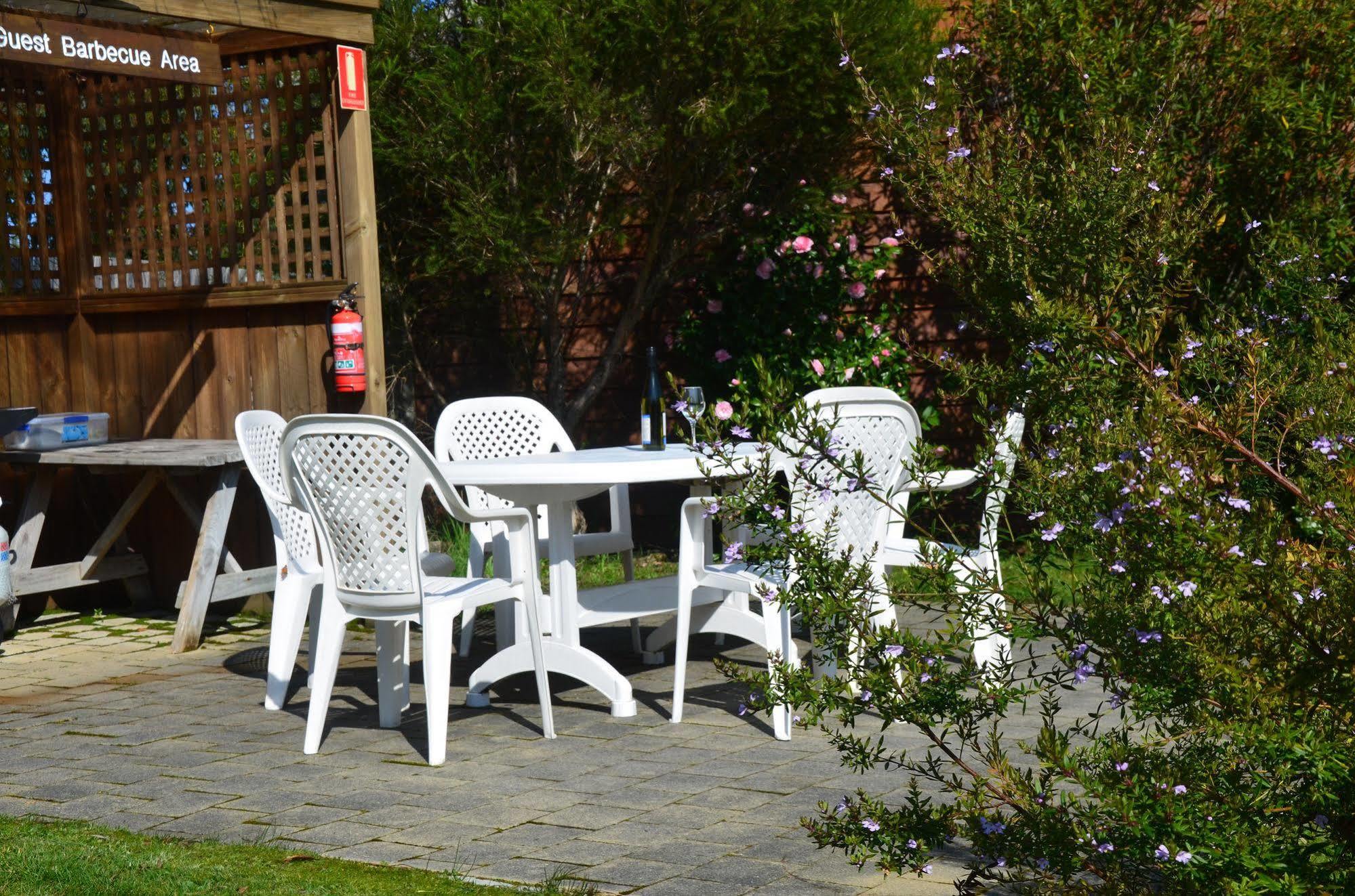 Castaway Holiday Apartments Strahan Buitenkant foto